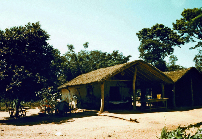 AÑO 1982 - COLOR - VIDA CAMPESINA EN PARAGUAY (JOSÉ MARÍA BLANCH)